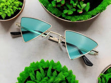 Load image into Gallery viewer, Green Retro Triangle Cat Eye Sunglasses | Cateye Sunglasses Vintage