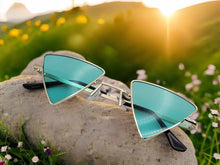 Load image into Gallery viewer, Green Retro Triangle Cat Eye Sunglasses | Cateye Sunglasses Vintage
