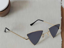 Load image into Gallery viewer, Black Gold Retro Triangle Cat Eye Sunglasses | Cateye Sunglasses Vintage