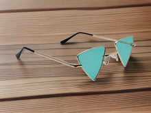 Load image into Gallery viewer, Green Retro Triangle Cat Eye Sunglasses | Cateye Sunglasses Vintage