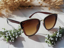 Load image into Gallery viewer, Retro Triangle Cat Eye Sunglasses | Cateye Sunglasses Vintage Tea