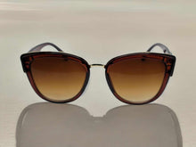 Load image into Gallery viewer, Retro Triangle Cat Eye Sunglasses | Cateye Sunglasses Vintage Tea
