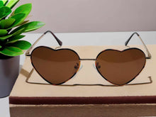 Load image into Gallery viewer, Heart Shape Heart Sunglasses Retro Vintage Boho Tea Print