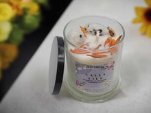 Load image into Gallery viewer, Calla Lily Scented Soy Wax Candle Natural 100% Hand Poured