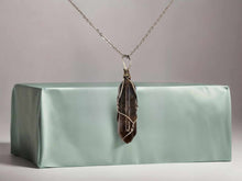 Load image into Gallery viewer, Elegant Silver Wire-Wrapped Indian Agate Point Necklace - 18 Inches