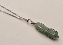 Load image into Gallery viewer, Elegant Silver Wire Wrapped Green Aventurine Point Necklace - 18 Inches
