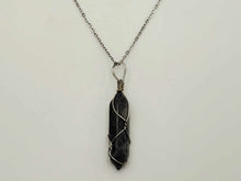 Load image into Gallery viewer, Elegant Necklace: Daily Wear Unisex Silver-Tone Labradorite Point Necklace