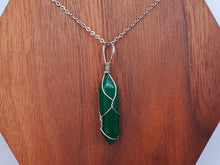 Load image into Gallery viewer, Elegant Daily Wear: Unisex Silver Tone 18-Inch Jade Point Wire Wrapped Necklace