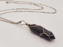 Load image into Gallery viewer, Elegant Necklace: Daily Wear Unisex Silver-Tone Labradorite Point Necklace