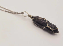Load image into Gallery viewer, Elegant Necklace: Daily Wear Unisex Silver-Tone Labradorite Point Necklace