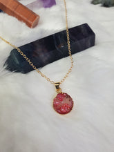 Load image into Gallery viewer, Acrylic Druzy Stone Faux Quartz Pendant Necklace - Geometric Round Charm Delicate Gold-Tone Chain