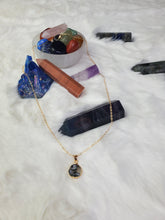 Load image into Gallery viewer, Acrylic Druzy Stone Faux Quartz Pendant Necklace - Geometric Round Charm Delicate Gold-Tone Chain