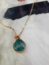 Load image into Gallery viewer, Acrylic Druzy Stone Faux Quartz Pendant Necklace - Geometric Round Charm Delicate Gold-Tone Chain