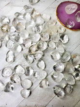 Load image into Gallery viewer, CLEAR QUARTZ TUMBLES