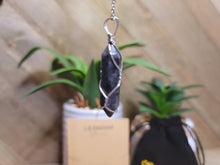 Load image into Gallery viewer, Elegant Necklace: Daily Wear Unisex Silver-Tone Labradorite Point Necklace
