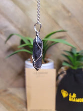 Load image into Gallery viewer, Elegant Necklace: Daily Wear Unisex Silver-Tone Labradorite Point Necklace