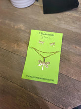 Load image into Gallery viewer, Dragonfly Pendant Necklace & earring set