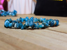 Load image into Gallery viewer, Blue Apatite Chip Bracelet Handmade Genuine Crystal Stretch Bracelet