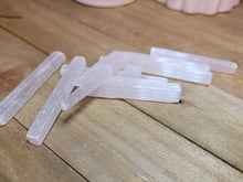 Load image into Gallery viewer, ONE SELENITE TUMBLED STICK