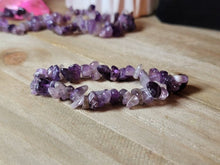 Load image into Gallery viewer, Amethyst Chip Bracelet Handmade Genuine Crystal Stretch Bracelet