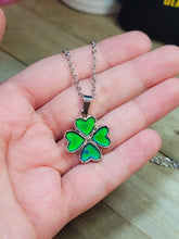 Load image into Gallery viewer, Changing Color Mood Stone Necklace Heart Necklace Mood