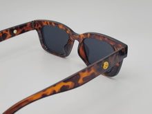 Load image into Gallery viewer, Popular Fashion Small Rectangle Women Luxury Sunglasses Vintage Punk