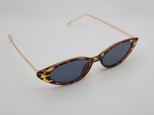 Load image into Gallery viewer, Popular Fashion Small Rectangle Women Luxury Sunglasses Vintage Punk