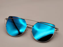 Load image into Gallery viewer, Retro Triangle Cat Eye Sunglasses | Cateye Sunglasses Vintage Sunglasses