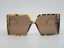 Load image into Gallery viewer, Tea Colored Big Rectangle Unisex Luxury Sunglasses Vintage Punk Oversized