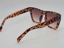 Load image into Gallery viewer, Fashion Med- Rectangle Unisex Luxury Sunglasses Vintage Punk