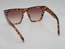 Load image into Gallery viewer, Fashion Med- Rectangle Unisex Luxury Sunglasses Vintage Punk