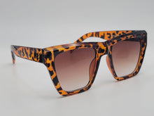 Load image into Gallery viewer, Fashion Med- Rectangle Unisex Luxury Sunglasses Vintage Punk