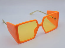 Load image into Gallery viewer, Popular Fashion Big Rectangle Women Luxury Sunglasses Vintage Shades UV400
