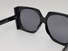 Load image into Gallery viewer, Popular Fashion Big Rectangle Women Luxury Sunglasses Vintage Shades UV400
