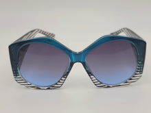 Load image into Gallery viewer, Popular Fashion Big Rectangle Women Luxury Sunglasses Vintage Shades UV400