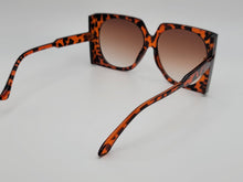 Load image into Gallery viewer, Popular Fashion Big Rectangle Women Luxury Sunglasses Vintage Shades UV400