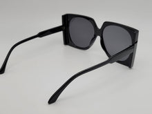 Load image into Gallery viewer, Popular Fashion Big Rectangle Women Luxury Sunglasses Vintage Shades UV400