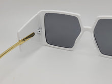 Load image into Gallery viewer, Popular Fashion Big Rectangle Women Luxury Sunglasses Vintage Shades UV400