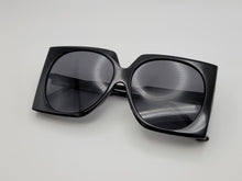 Load image into Gallery viewer, Popular Fashion Big Rectangle Women Luxury Sunglasses Vintage Shades UV400