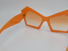 Load image into Gallery viewer, Popular Fashion Big Rectangle Women Luxury Sunglasses Vintage Shades UV400
