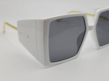 Load image into Gallery viewer, Popular Fashion Big Rectangle Women Luxury Sunglasses Vintage Shades UV400