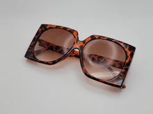 Load image into Gallery viewer, Popular Fashion Big Rectangle Women Luxury Sunglasses Vintage Shades UV400