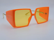 Load image into Gallery viewer, Popular Fashion Big Rectangle Women Luxury Sunglasses Vintage Shades UV400