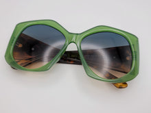 Load image into Gallery viewer, Popular Fashion Big Rectangle Women Luxury Sunglasses Vintage Shades UV400