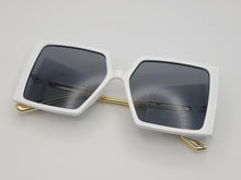 Load image into Gallery viewer, Popular Fashion Big Rectangle Women Luxury Sunglasses Vintage Shades UV400