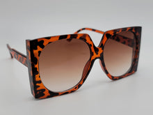 Load image into Gallery viewer, Popular Fashion Big Rectangle Women Luxury Sunglasses Vintage Shades UV400