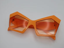 Load image into Gallery viewer, Popular Fashion Big Rectangle Women Luxury Sunglasses Vintage Shades UV400