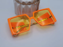 Load image into Gallery viewer, Popular Fashion Big Rectangle Women Luxury Sunglasses Vintage Shades UV400