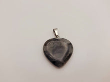 Load image into Gallery viewer, Crystal Necklace Silver Wire black spectrolite Labradorite Heart Healing Crystal Necklace