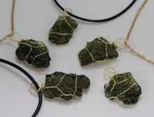 Load image into Gallery viewer, Genuine Moldavite Necklace 100 % Natural Minimalist Gifts, Trendy Necklace